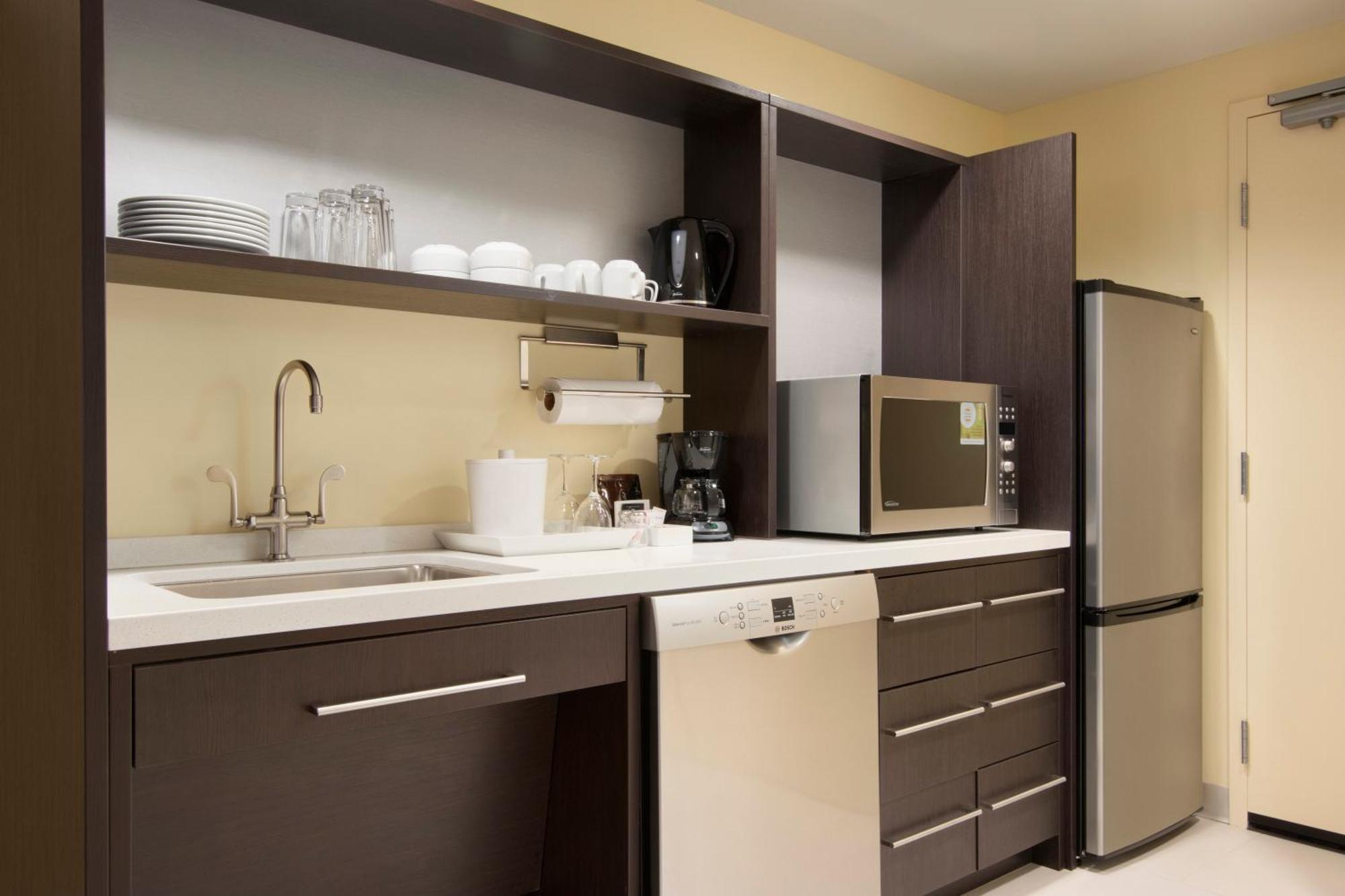 Home2 Suites By Hilton Fort St. John Buitenkant foto